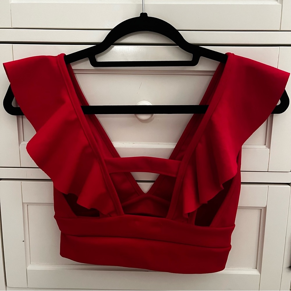 PrettyLittleThing Red Ruffle Crop Top - Picture 3 of 5